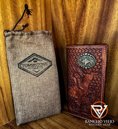 Cartera bifold Texana Color Vino con grabado de Jinete - Tombstone